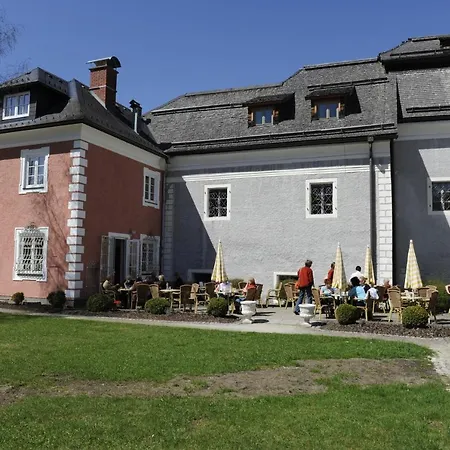 Hochleitner Am Schlosspark Guest house