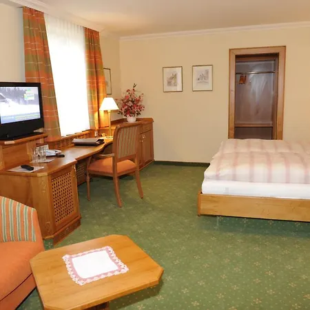 Hochleitner Am Schlosspark Guest house